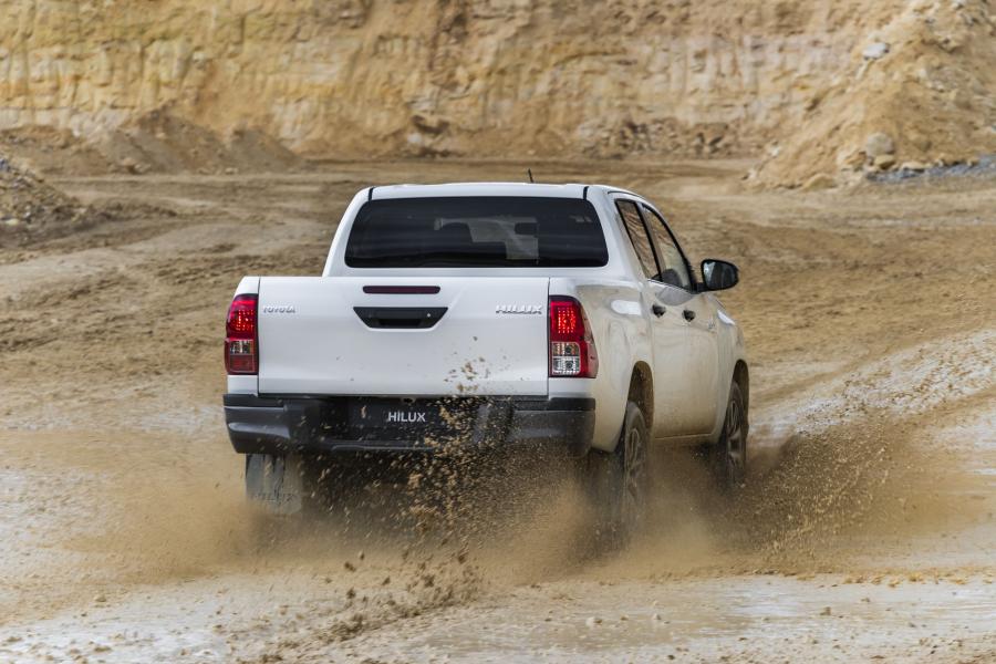  Toyota Hilux Special Edition Double Cab 2019 года  (EU) (фото 40 из 40)